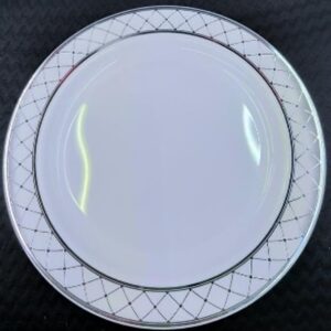 6" WHITE PLASTIC PLATE W/SILVER DIAMOND DESIGN RIM
