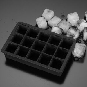 SILICONE ICE CUBE TRAY 15 WELL BLACK